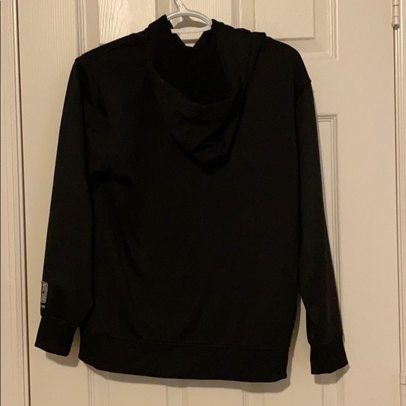 Sweaters - Picture 8 of 9